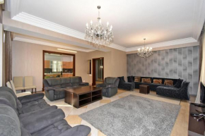 3 Bedrooms 2 Bathrooms Lux Apartment Near Republic Square With Balcony